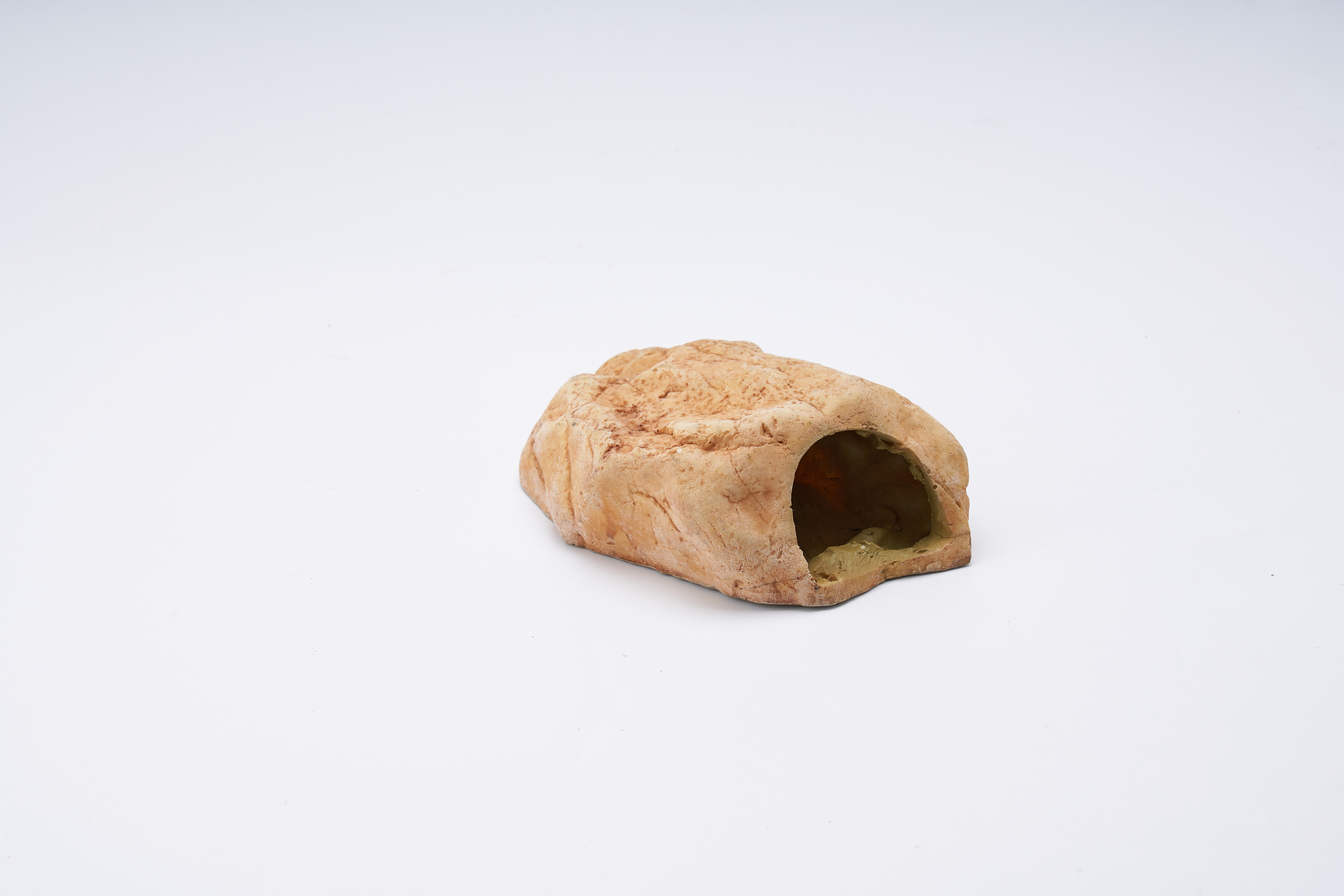 Crawling pet crawlers simulate rock dodging holes